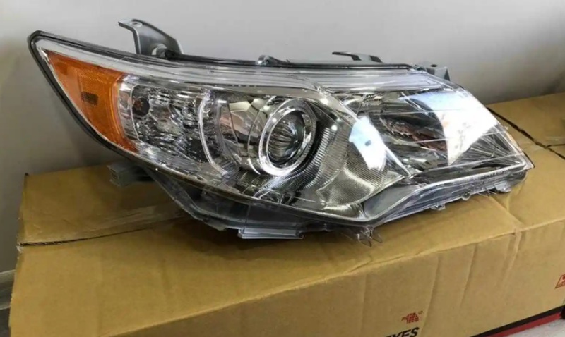 Фары Toyota Camry 50